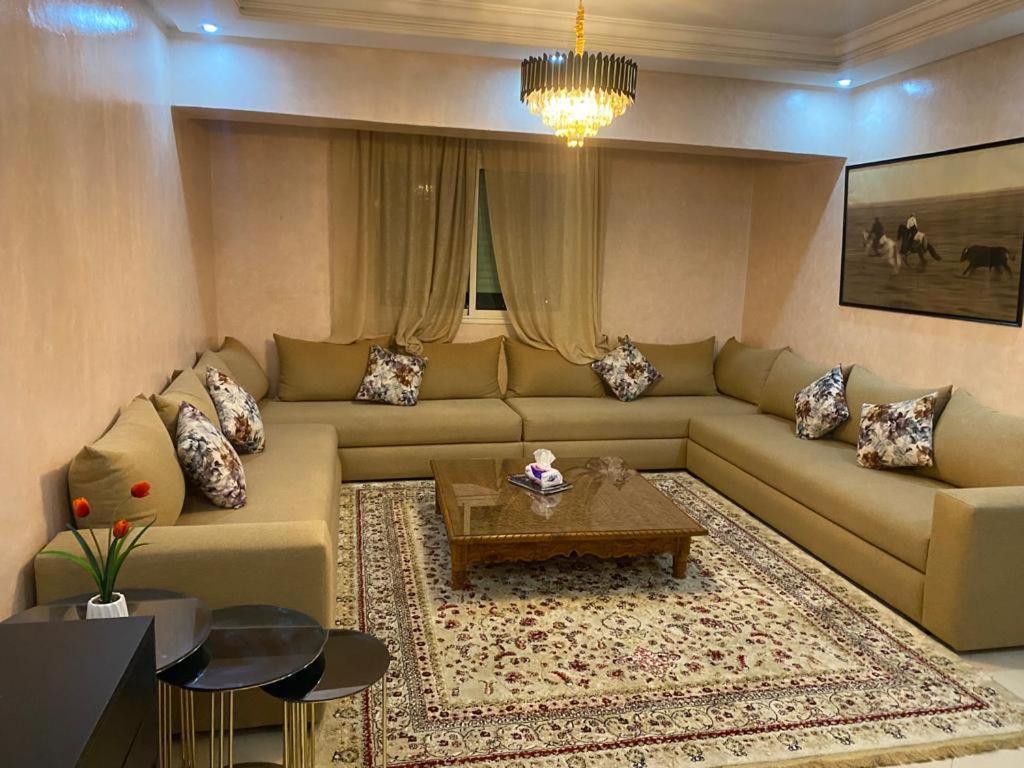 View Apartments Ларач Екстер'єр фото